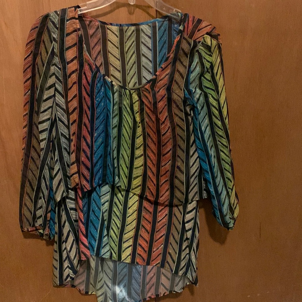 Trendy two layered top by Cluny - Picture 1 of 6